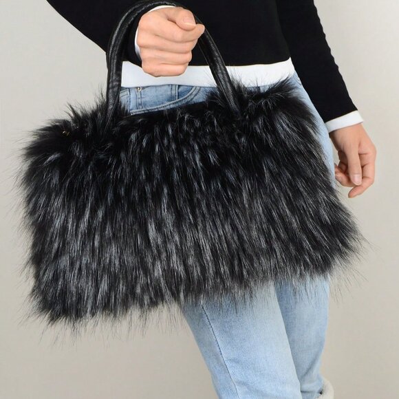 Black And White Glamorous Women's faux fur oversized bag - Picture 7 of 7